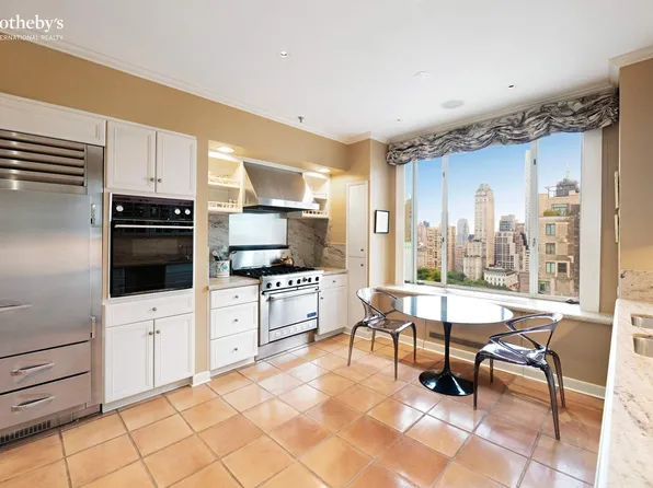 150 Central Park South image 7 of 12