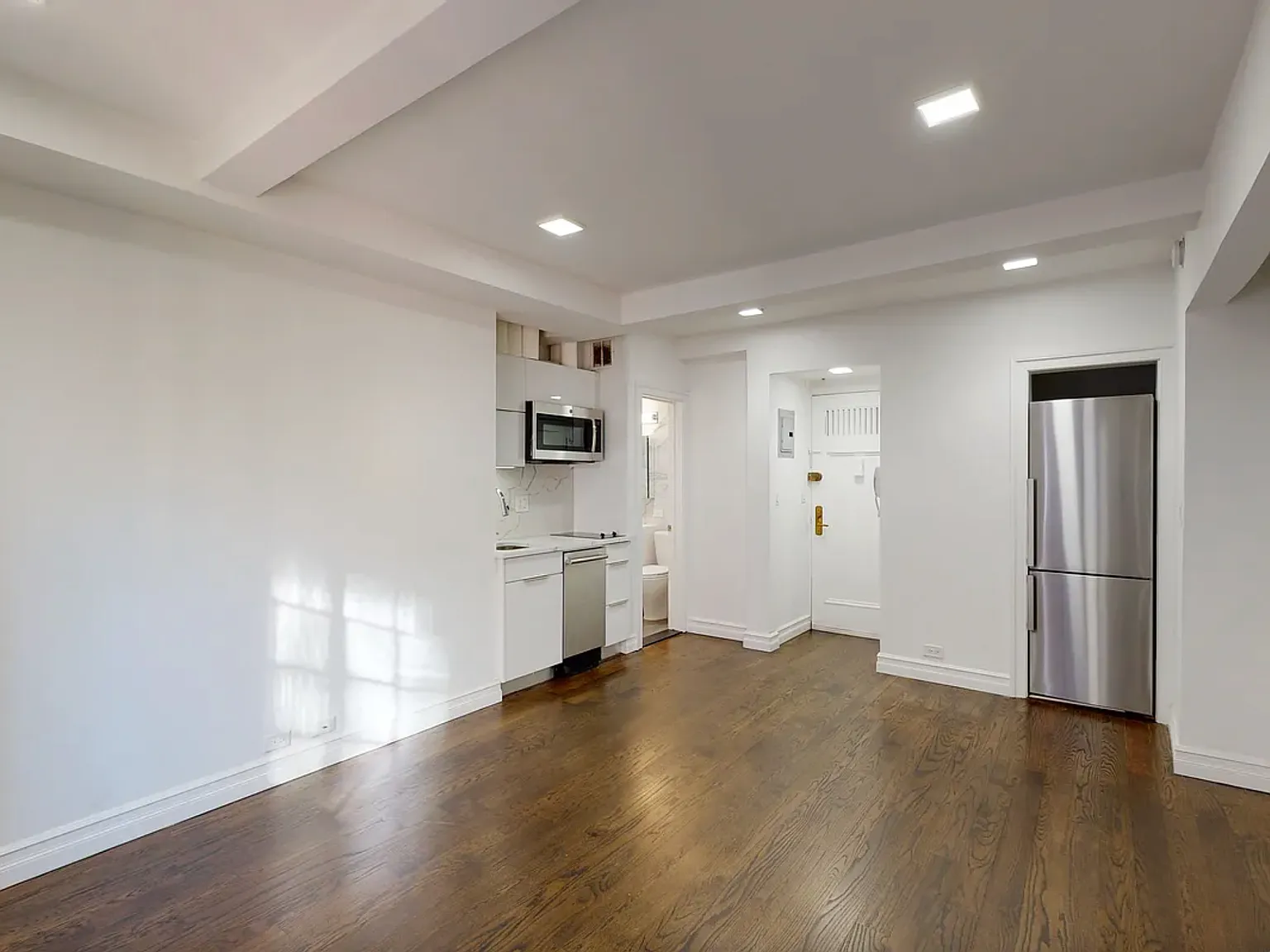 25 Tudor City Place — Photo 2