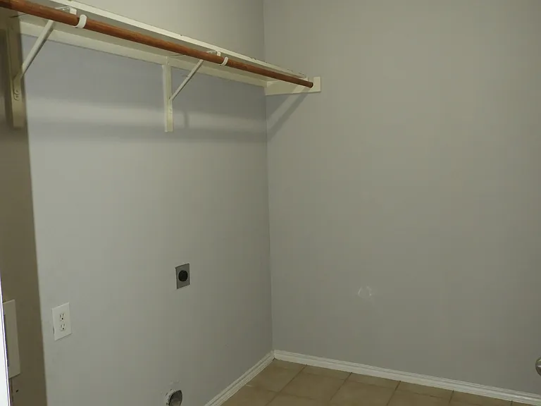 2016 Clinton Dr — Photo 15