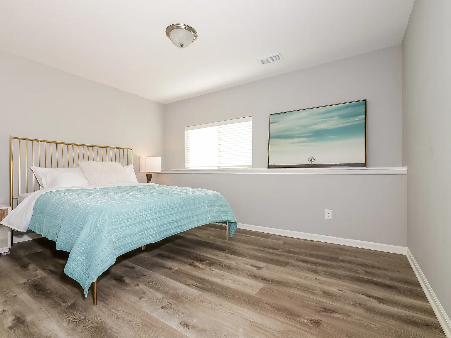 4 bed, 3.0 bath, 2024 sqft, $2,525 — Photo 3