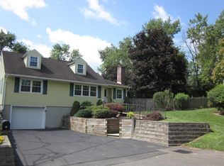 35 Virginia Ave, Hudson, NY 12534