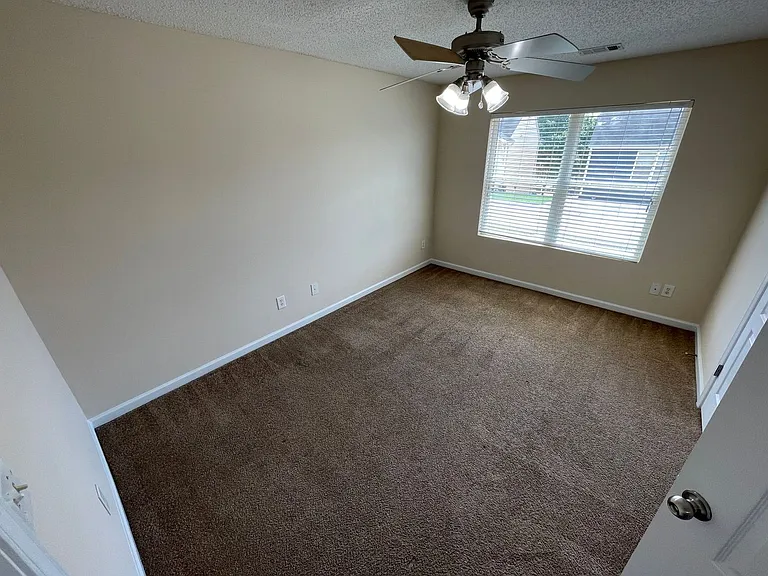 218 Katydid Dr — Photo 5