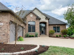 1346 Windfield Dr, Sycamore, IL 60178
