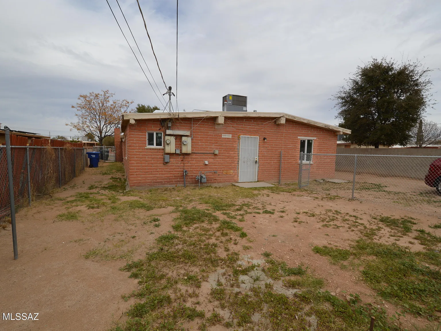 2 bed, 1.0 bath, 850 sqft, $900 — Photo 2