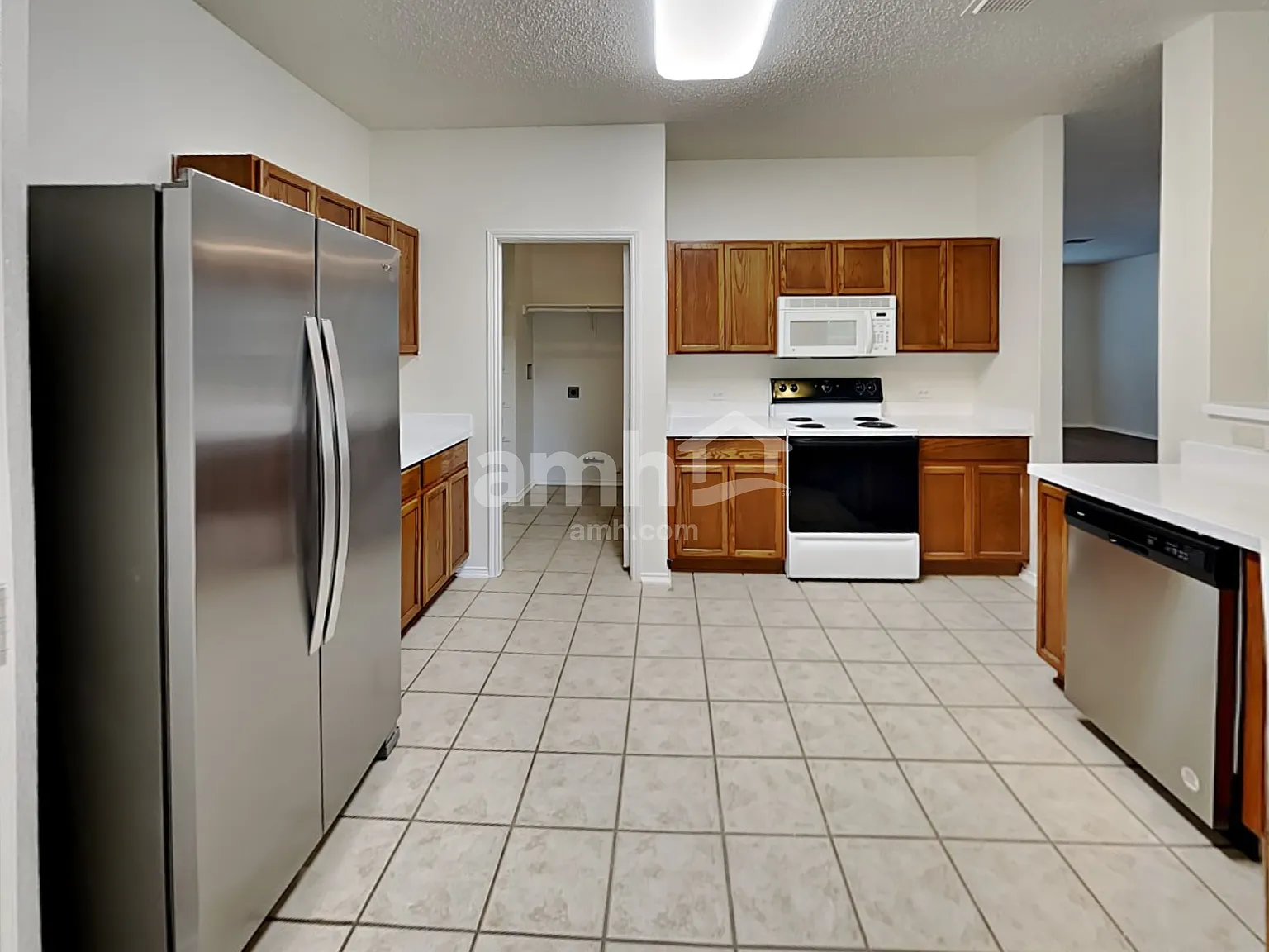 4 bed, 2.5 bath, 2697 sqft, $2,575 — Photo 3