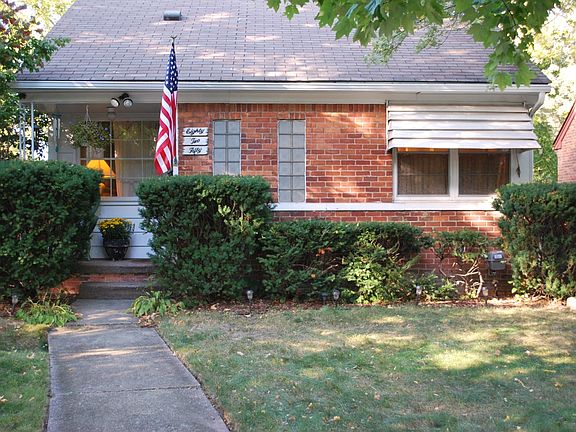 8250 Kenwood