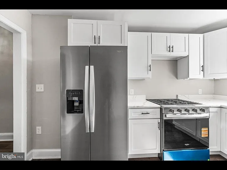 2517 W Pratt St — Photo 6