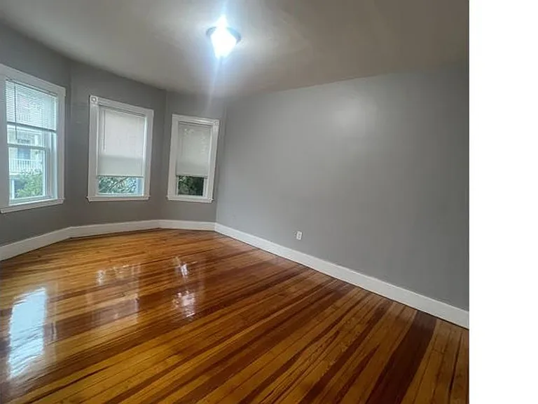 8-10 Inwood St — Photo 7