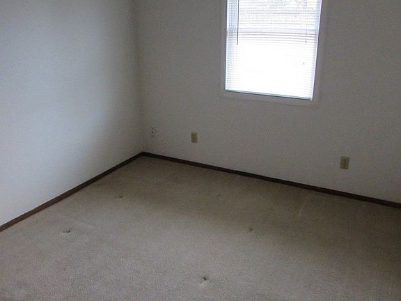 3rd image of 207A Alpine Dr