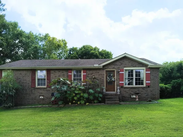 2903 Felts Ln, Springfield, TN 37172