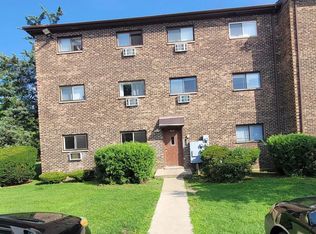 1527 Norway Ln, Palatine, IL 60074