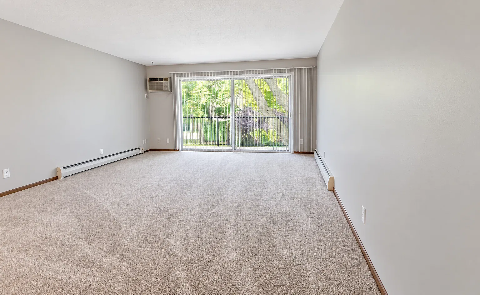 2 bed, 988 sqft, $1,695 — Photo 3