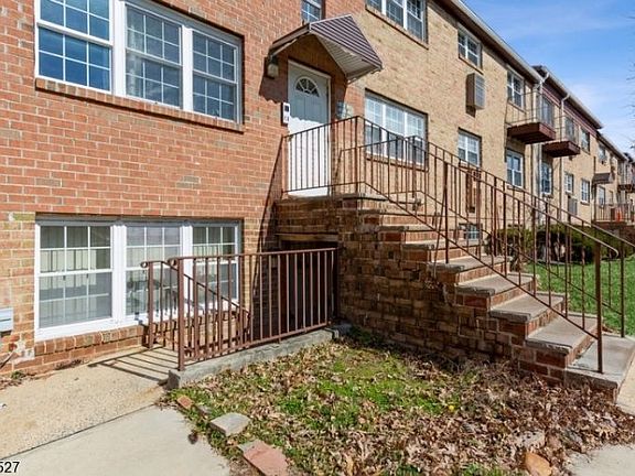 3rd image of 460 College Dr #460