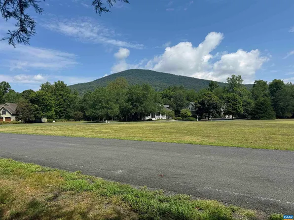 Hunters Point, Nellysford, VA 22958