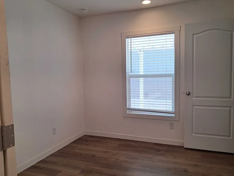 2701 E Allred Ave #81 — Photo 6