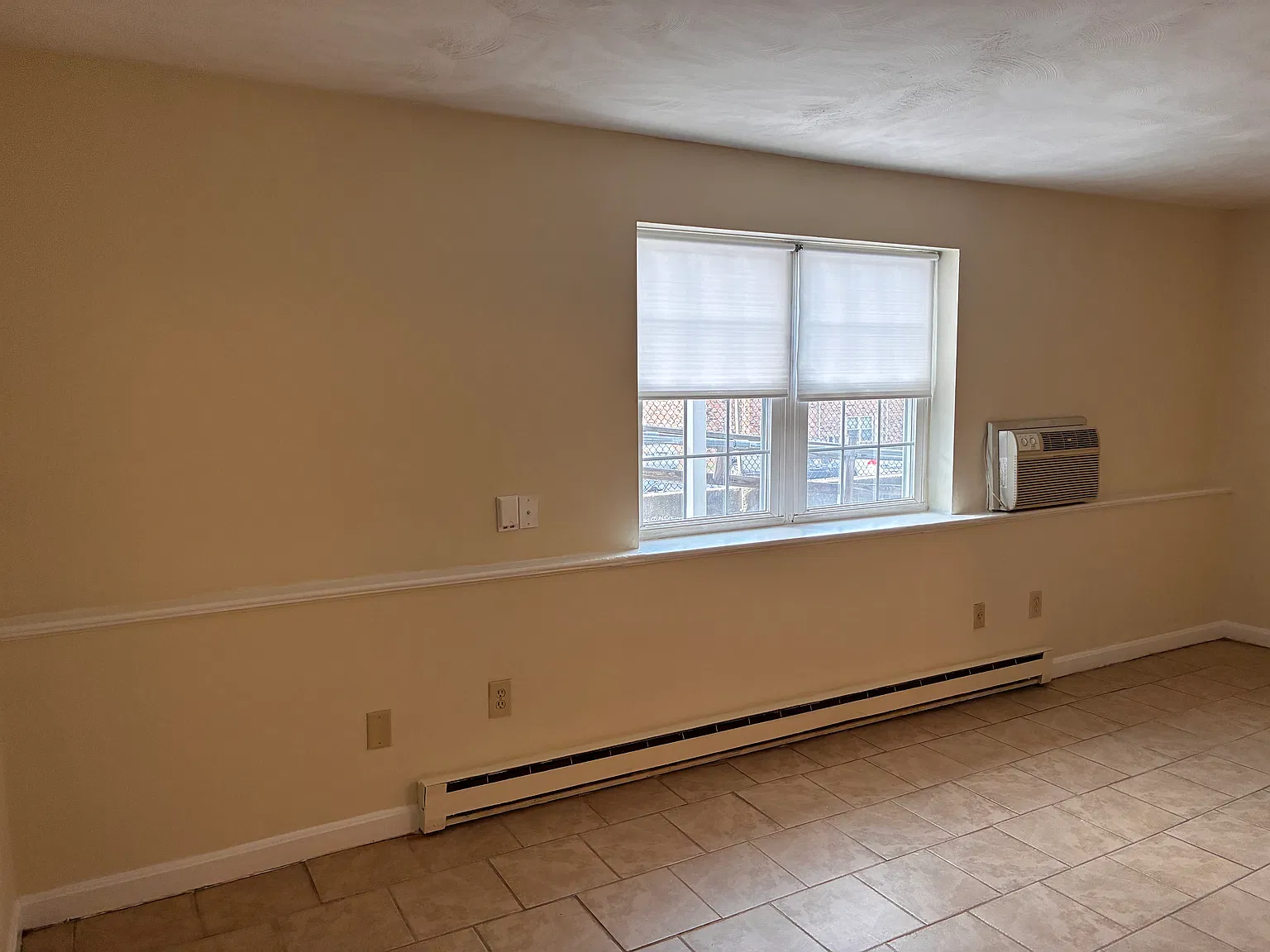 74O Central St — Photo 3