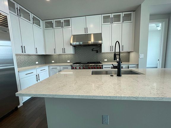 3rd image of 938 N Bannock St #1026