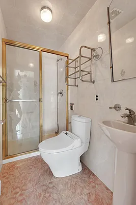 Bathroom, photo 2