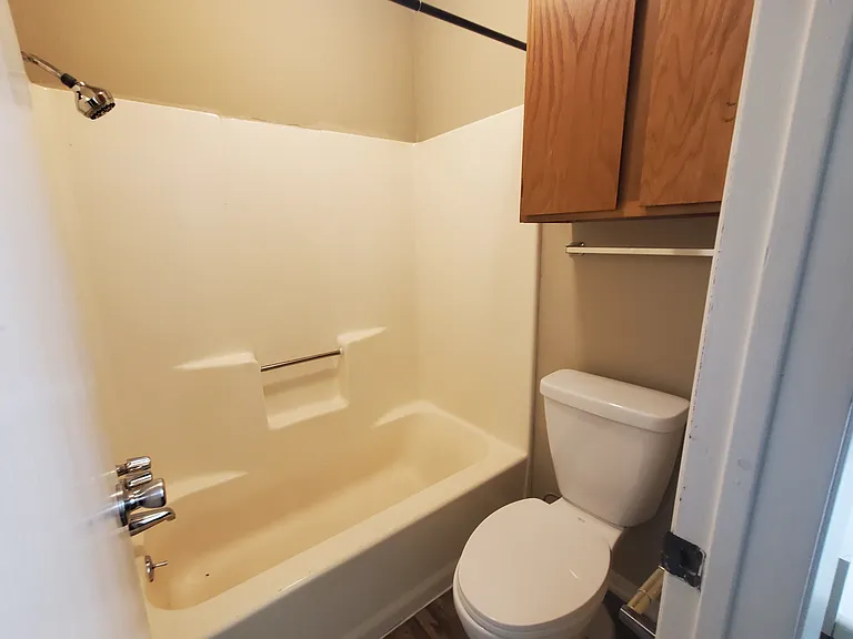 11904 Alpheus Ave #C — Photo 8