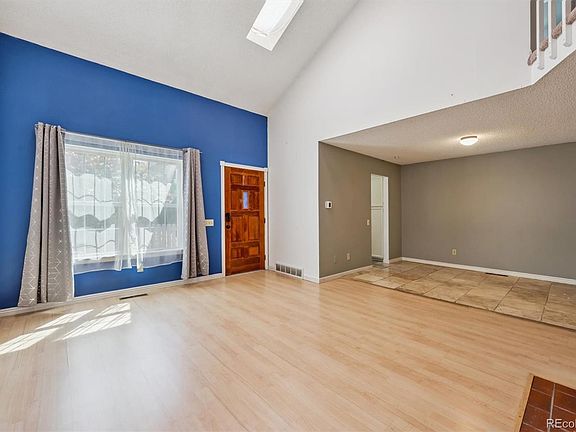5th image of 979 S Granby Way