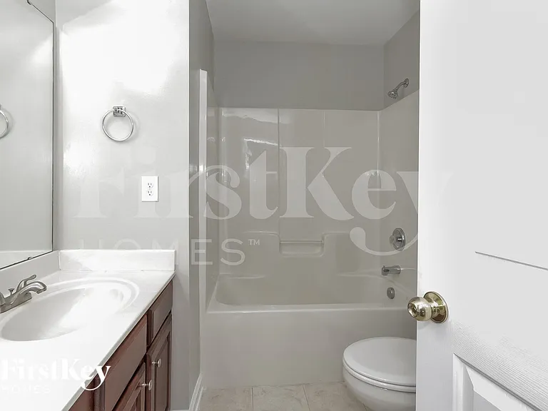 9708 Spring Park Dr — Photo 14