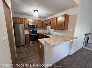 N34W23344 Hunters Ct APT 301, Pewaukee, WI 53072