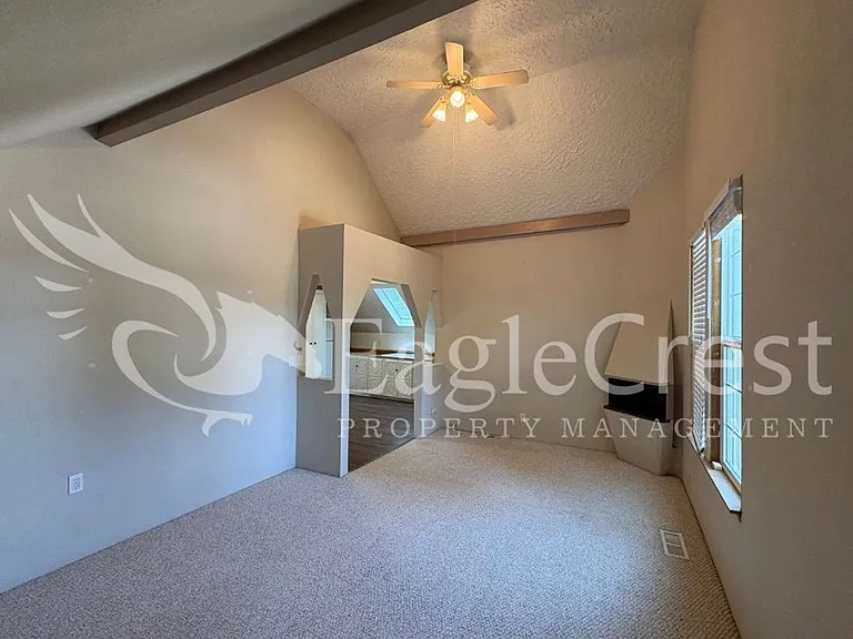 613 Locust St — Photo 25