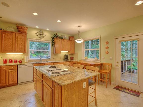 4th image of 8544 44th Ave NW