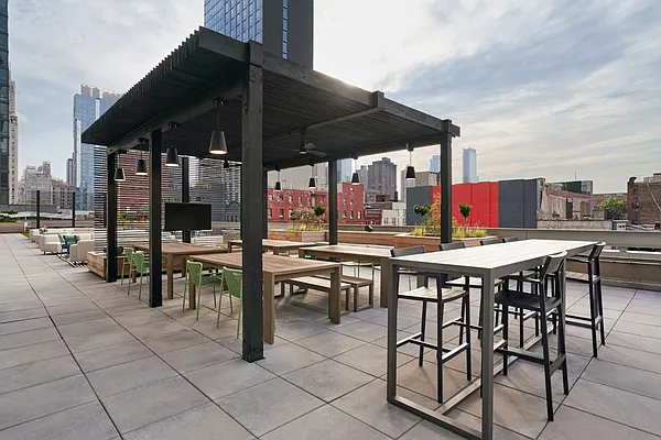 Rented by Greystar | media 28