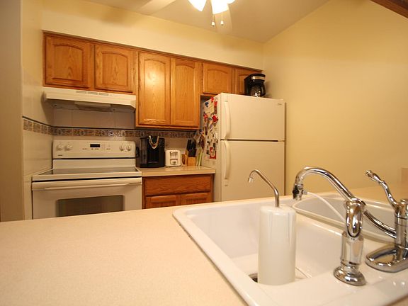 5th image of 14028 S Laramie Ave #1715