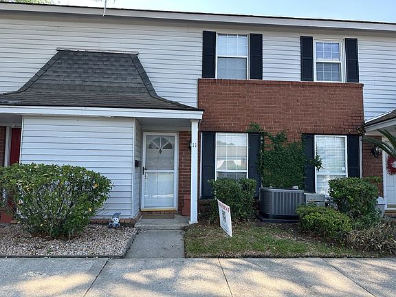 2nd image of 11 Knollwood Cir