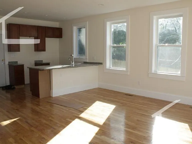 6 Larose Pl #1B — Photo 21