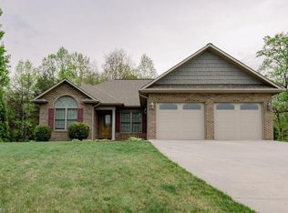 135 Amber Ln, Wilkesboro, NC 28697