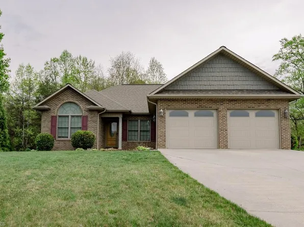 135 Amber Ln, Wilkesboro, NC 28697