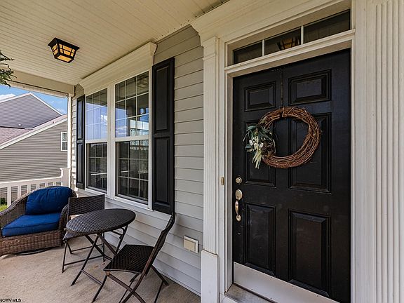 2nd image of 465 Blackberry Ridge Dr