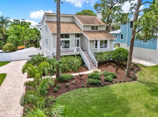 748 Soundview Dr, Palm Harbor, FL 34683