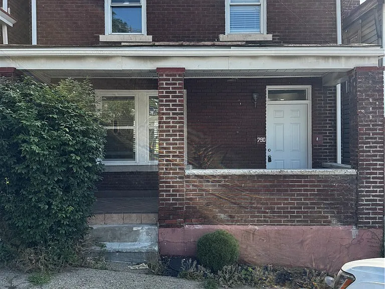 790 Highland Ave — Photo 1