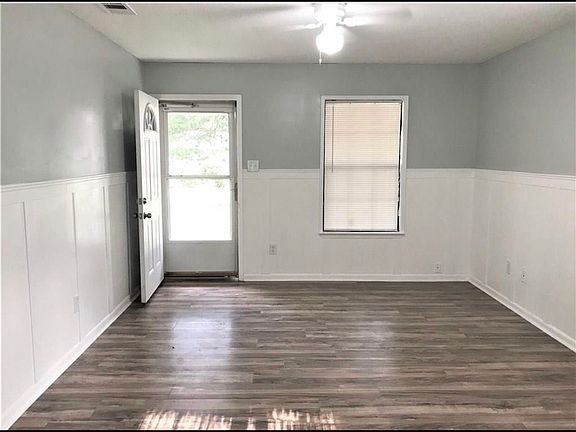 3rd image of 11770 Fieldcrest Ct