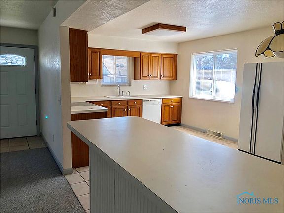 4th image of 1764 Hinsdale Dr