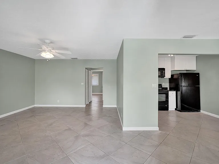 1250 Miami Rd #11 — Photo 6
