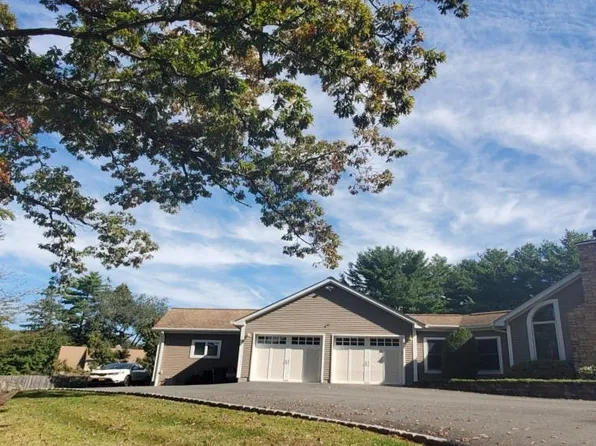 55 Strawtown Rd, New City, NY 10956