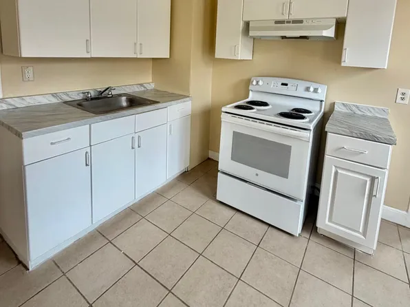 469 Huntington St #2, New Haven, CT 06511