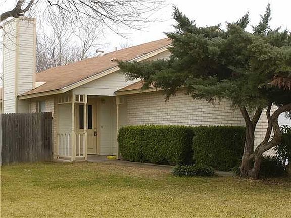 2nd image of 2704 Aftonshire Way #B