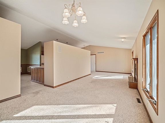 3rd image of 39 Irish Hills Blvd