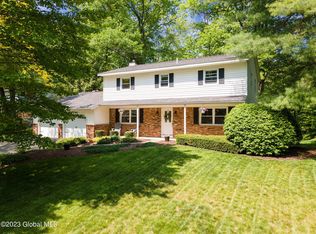 29 Brookline Dr, Clifton Park, NY 12065