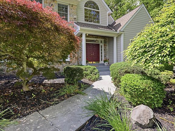 4th image of 206 Vernet Dr