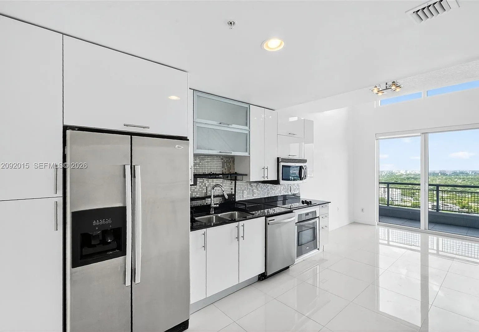 Infinity At Brickell Cond — Photo 3