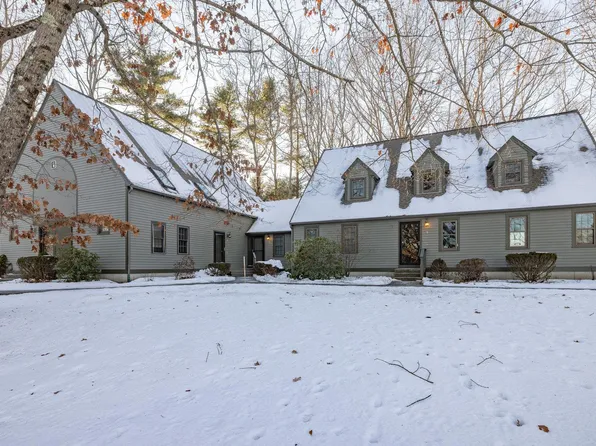 3 Montrose Drive, Stratham, NH 03885