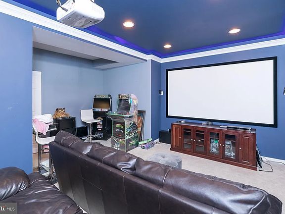 5th image of 109 Radford Ct