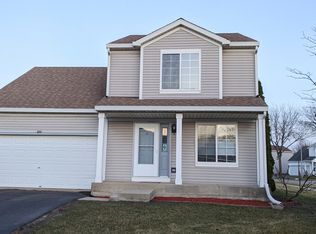 653 Fairview Ln, South Elgin, IL 60177